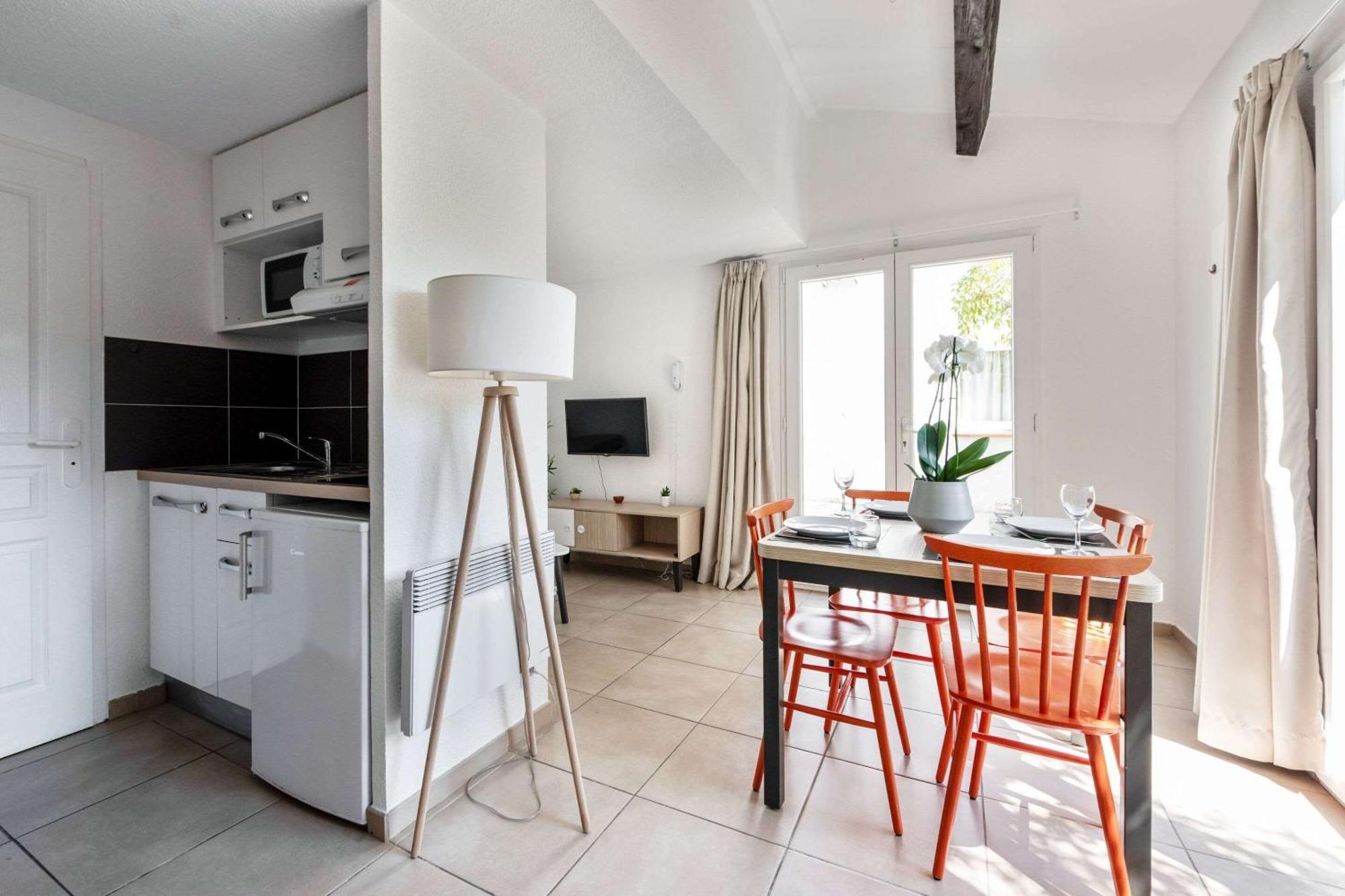 Comfort Aparthotel Mandelieu La Napoule Village Dış mekan fotoğraf